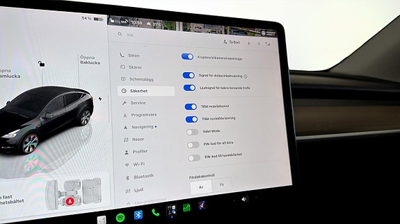 Tesla Model Y 20 of 22