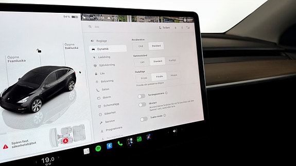 Tesla Model Y 14 of 22