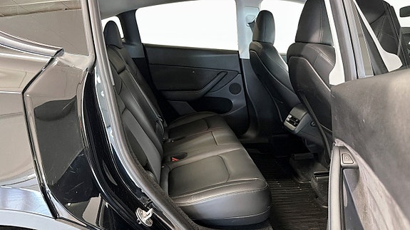 Tesla Model Y 5 of 22