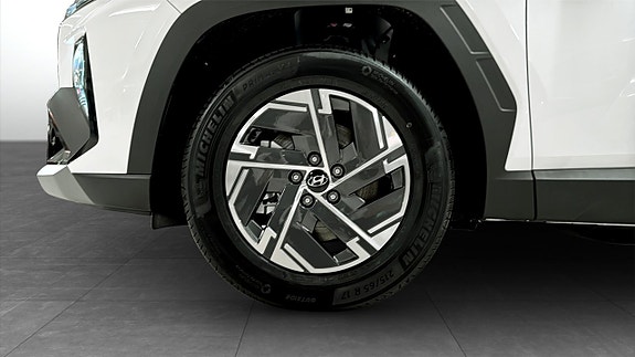Hyundai Tucson 9 of 11