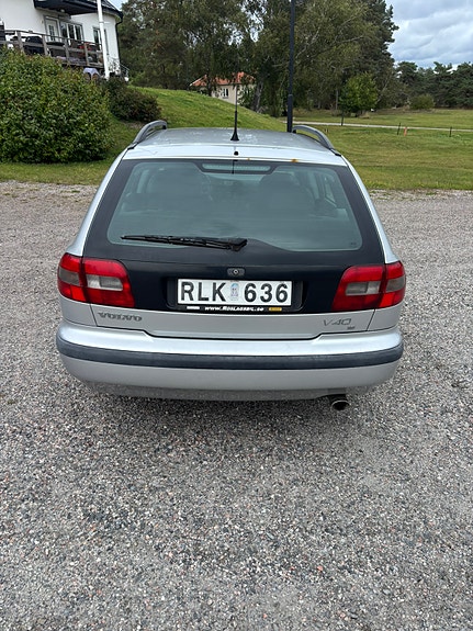 Volvo V40 3 of 8