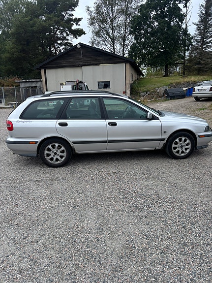 Volvo V40 4 of 8