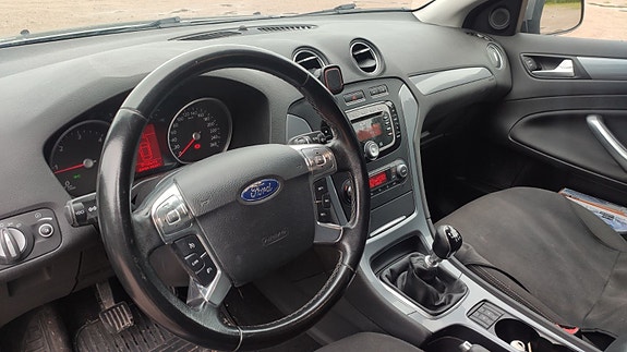Ford Mondeo 4 of 6