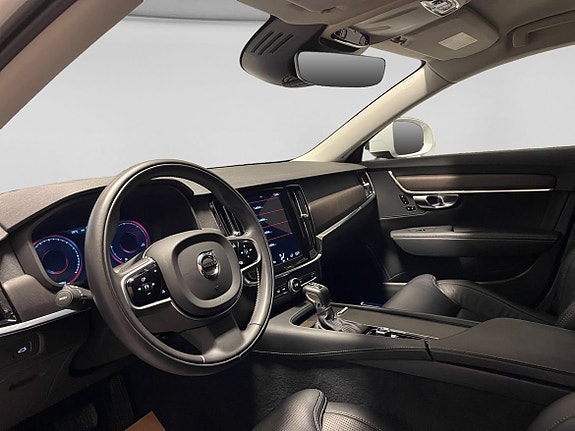 Volvo V90 Cross Country 4 of 16