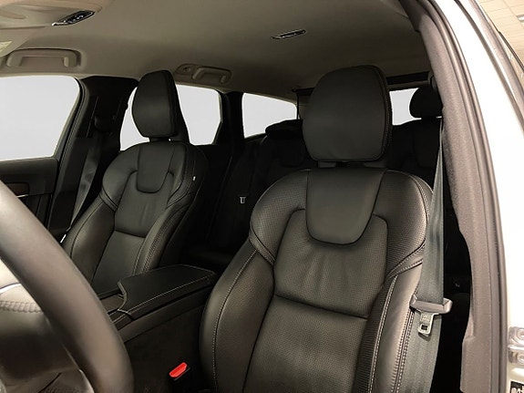 Volvo V90 Cross Country 11 of 16