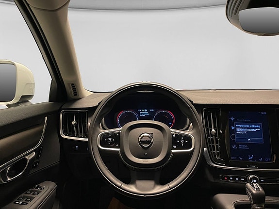 Volvo V90 Cross Country 6 of 16