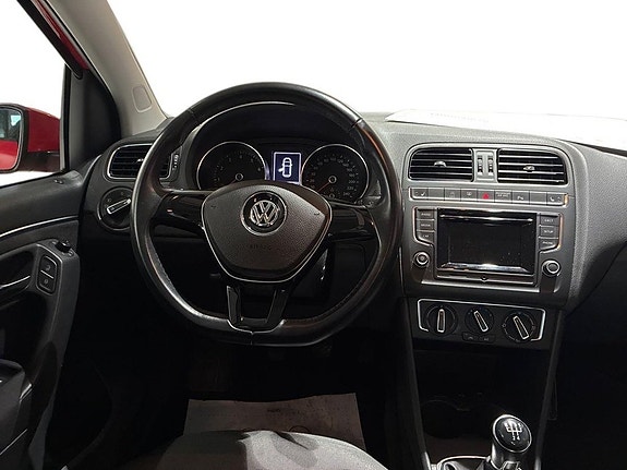 Volkswagen Polo 8 of 13