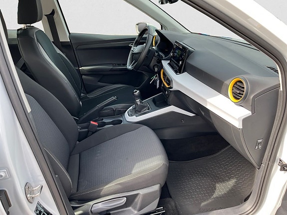 Seat Arona 14 of 16