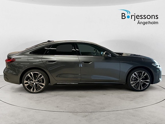 Audi A5 2 of 9