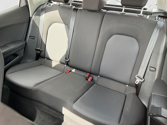Seat Arona 13 of 16