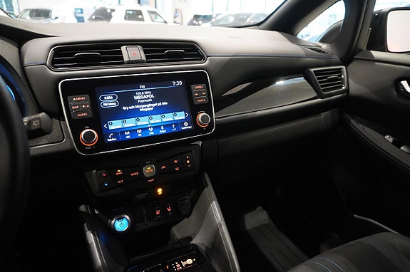 Nissan Leaf 7 of 12