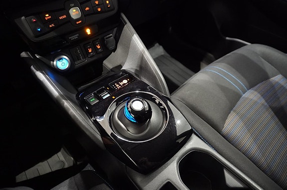 Nissan Leaf 10 of 12