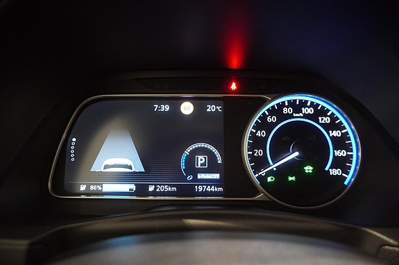 Nissan Leaf 11 of 12