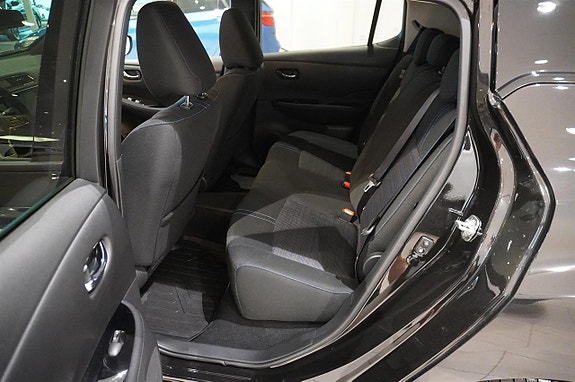 Nissan Leaf 6 of 12