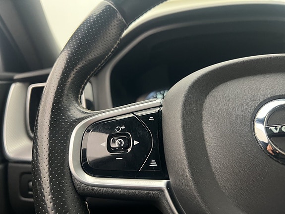 Volvo XC60 18 of 30
