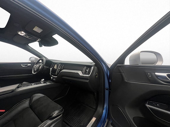 Volvo XC60 28 of 30