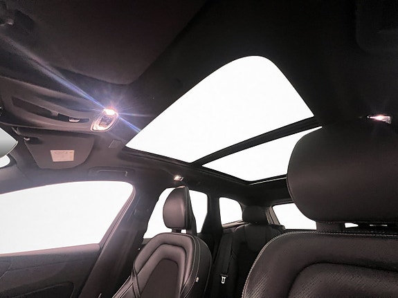 Volvo XC60 13 of 30