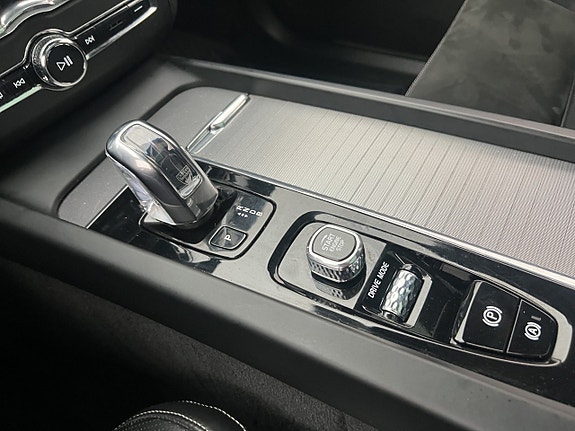 Volvo XC60 30 of 30