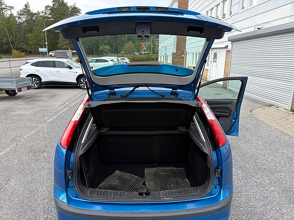Ford Focus 9 of 18