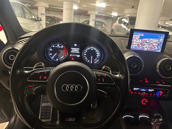 Audi S3 4 of 5