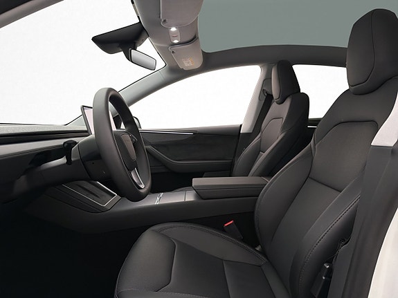 Tesla Model Y 13 of 30