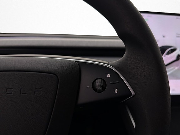 Tesla Model Y 20 of 30