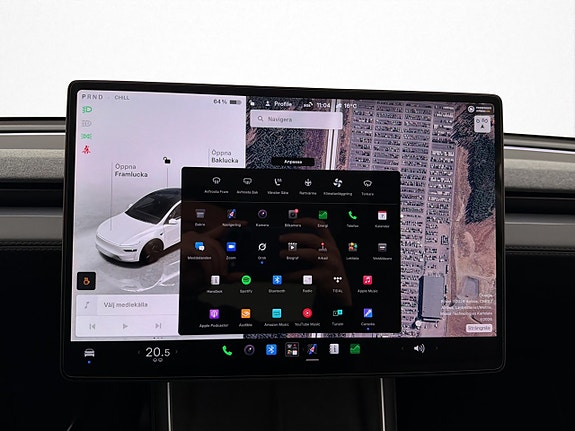 Tesla Model Y 26 of 30
