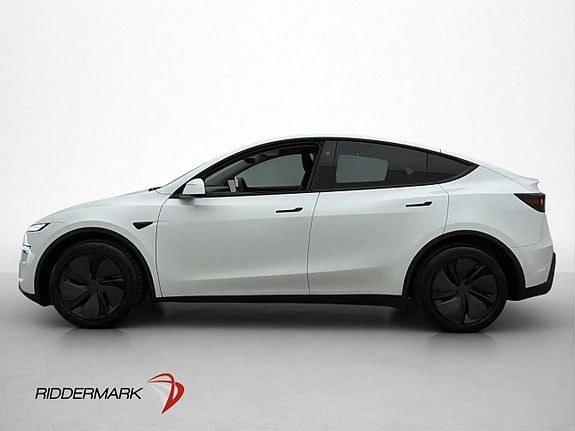 Tesla Model Y 5 of 30