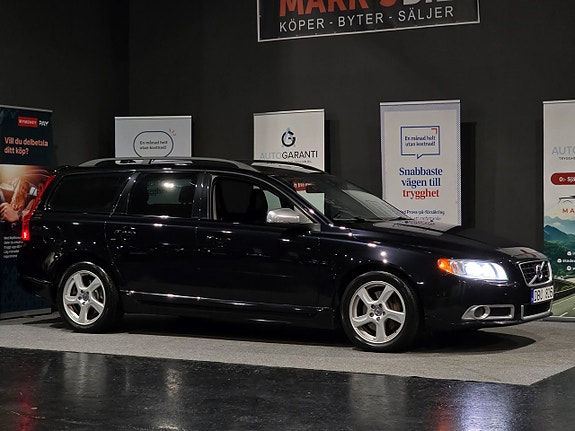 Volvo V70 2 of 15