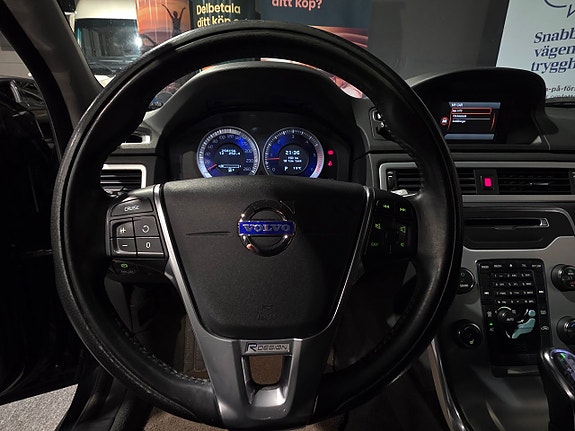 Volvo V70 12 of 15
