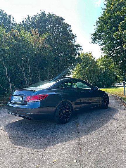 Mercedes-Benz E200 5 of 6