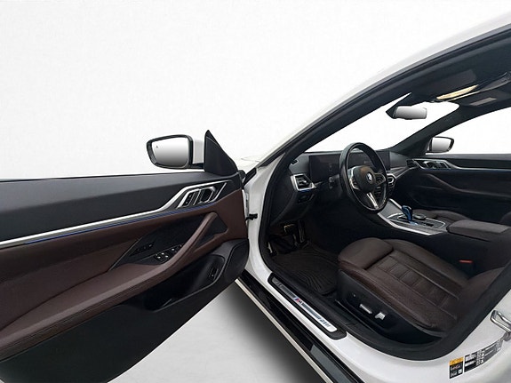 BMW i4 11 of 30