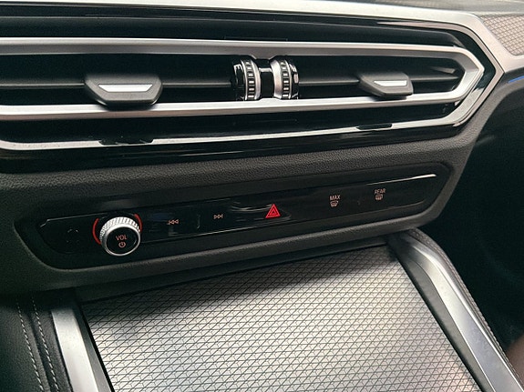 BMW i4 24 of 30