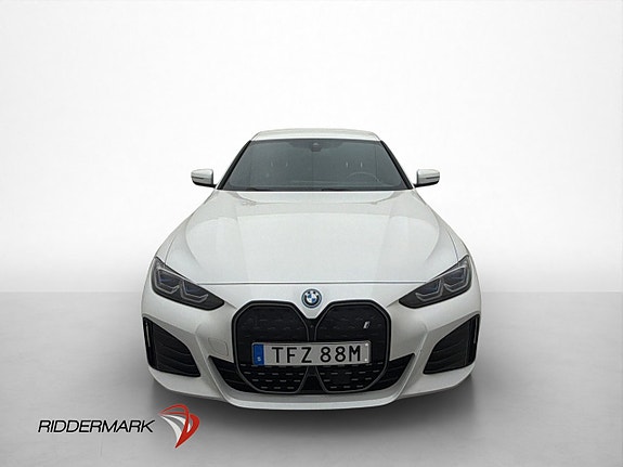 BMW i4 3 of 30