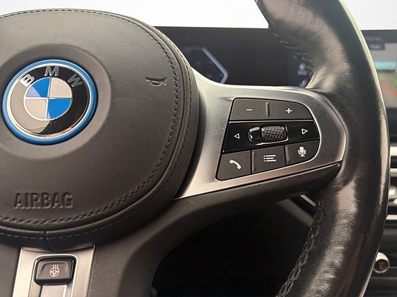 BMW i4 18 of 30