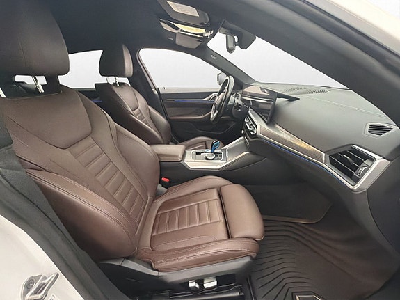 BMW i4 27 of 30