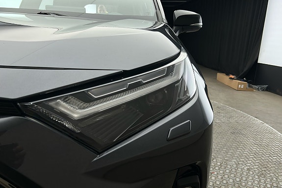 Toyota RAV4 11 of 29