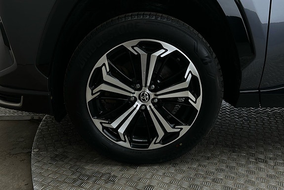 Toyota RAV4 12 of 29