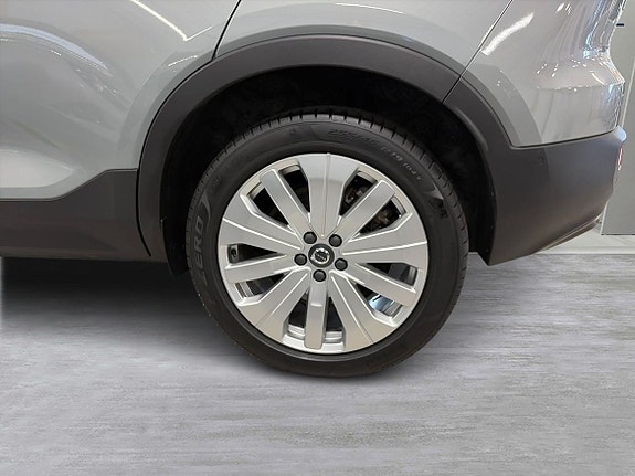 Volvo EX40 6 of 15