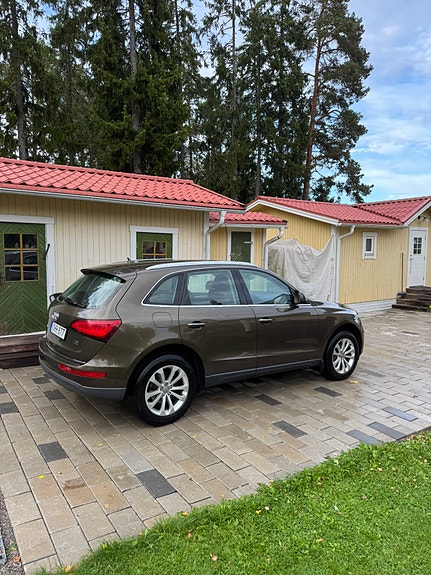 Audi Q5 2 of 3