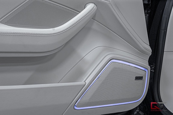 Porsche Panamera 4 9 of 19