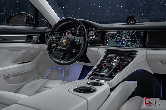 Porsche Panamera 4 16 of 19