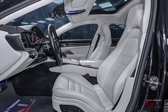 Porsche Panamera 4 13 of 19