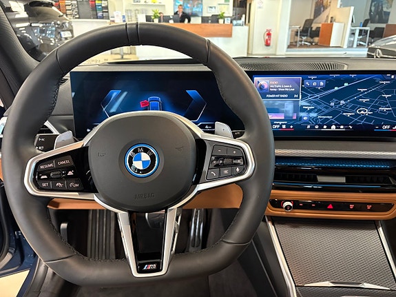 BMW 330e 5 of 10