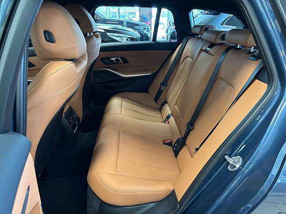 BMW 330e 8 of 10