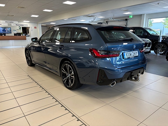 BMW 330e 9 of 10