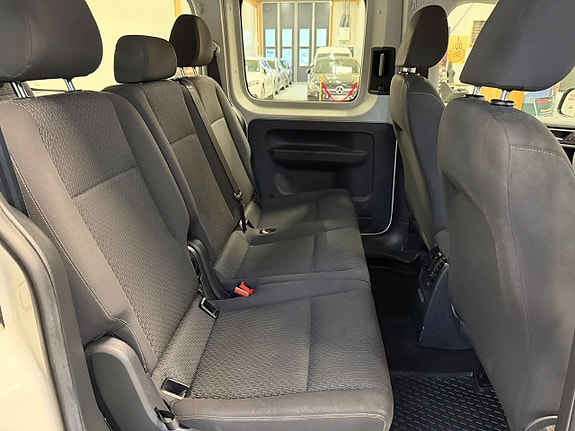 Volkswagen Caddy Maxi 11 of 20