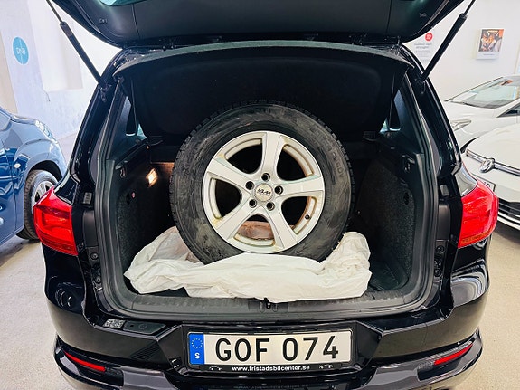 Volkswagen Tiguan 12 of 24
