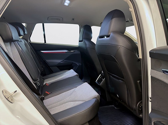 Skoda Enyaq 10 of 21