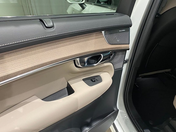 Volvo XC90 18 of 29